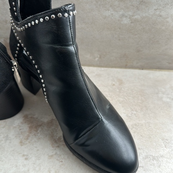 Zara Fall Booties with Cut out detailing - Picture 5 of 10